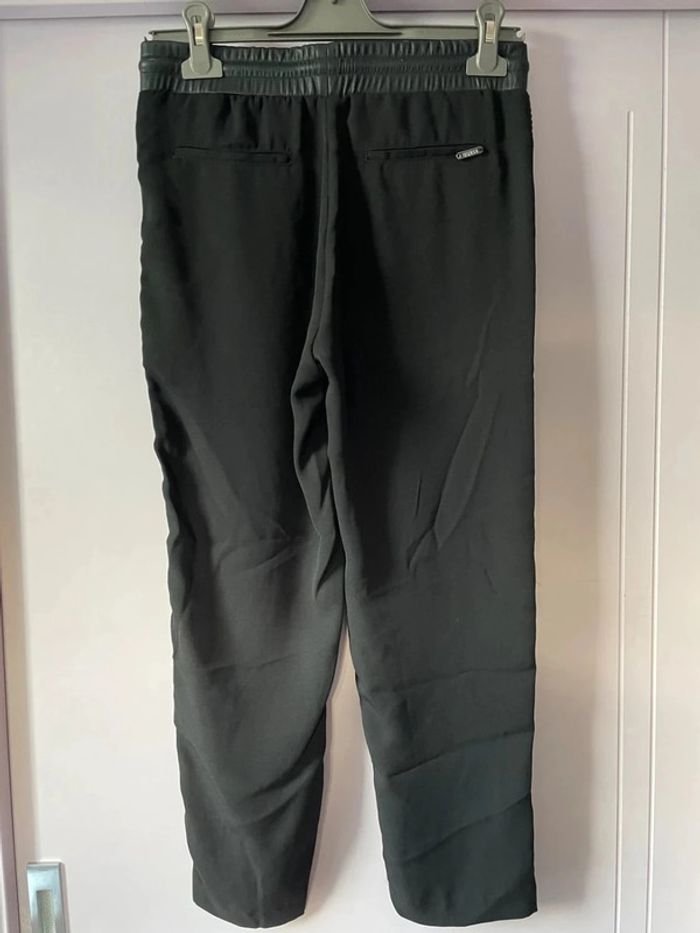 Superbe pantalon noir fluide Guess - photo numéro 2