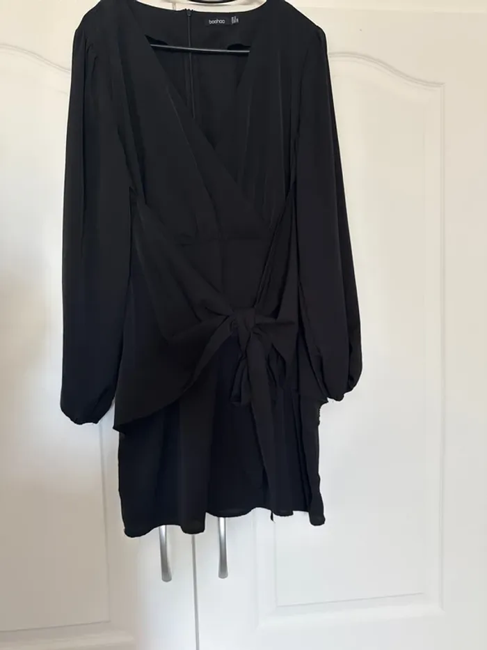 Robe noire - photo numéro 3