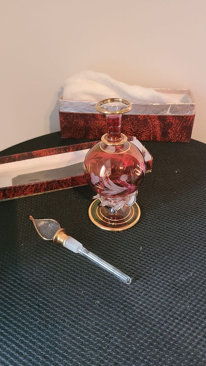 Flacon de parfum en verre gravé canneberge vintage avec barbouilleur - photo numéro 7