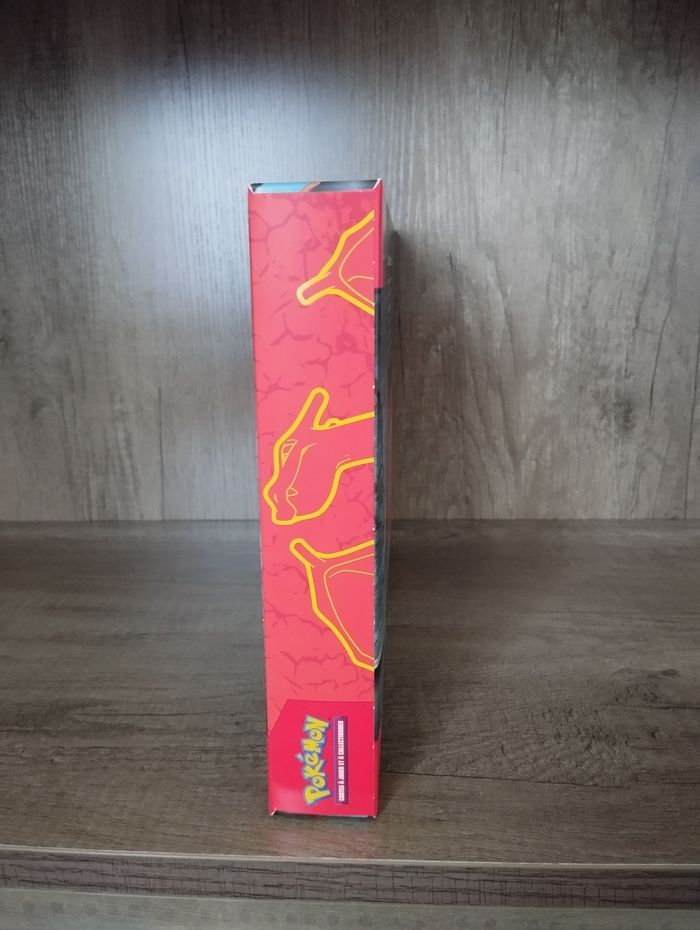 Pokémon coffret collection spéciale Dracaufeu ex - photo numéro 3