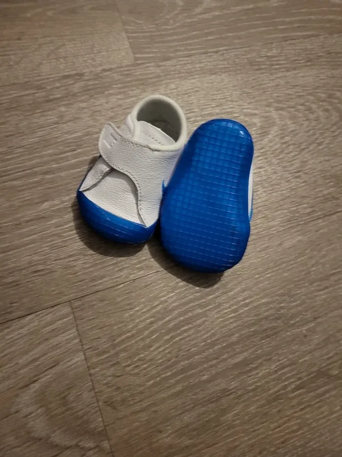 Chaussures nike taille 16 - photo numéro 3