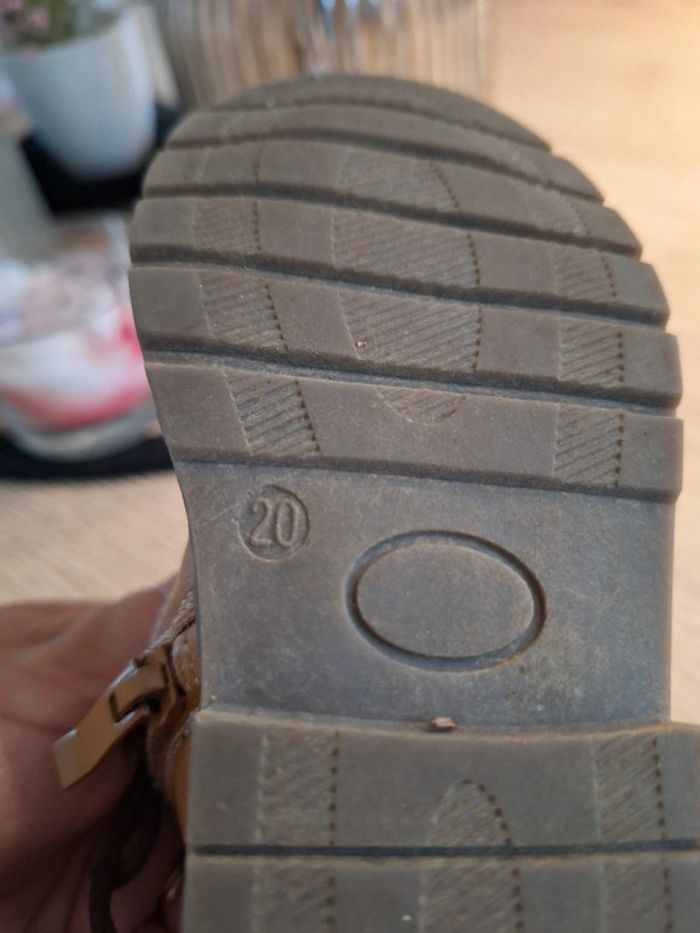 Chaussure taille 20 - photo numéro 4