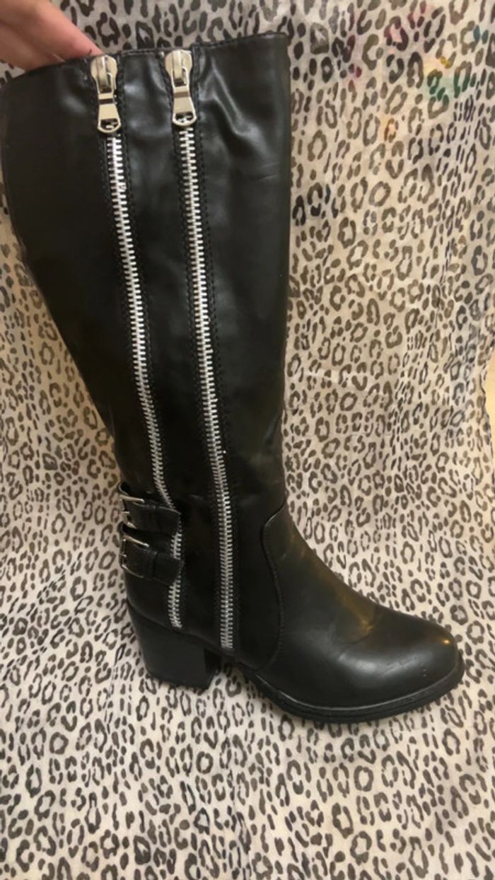 Bottes noir - photo numéro 2