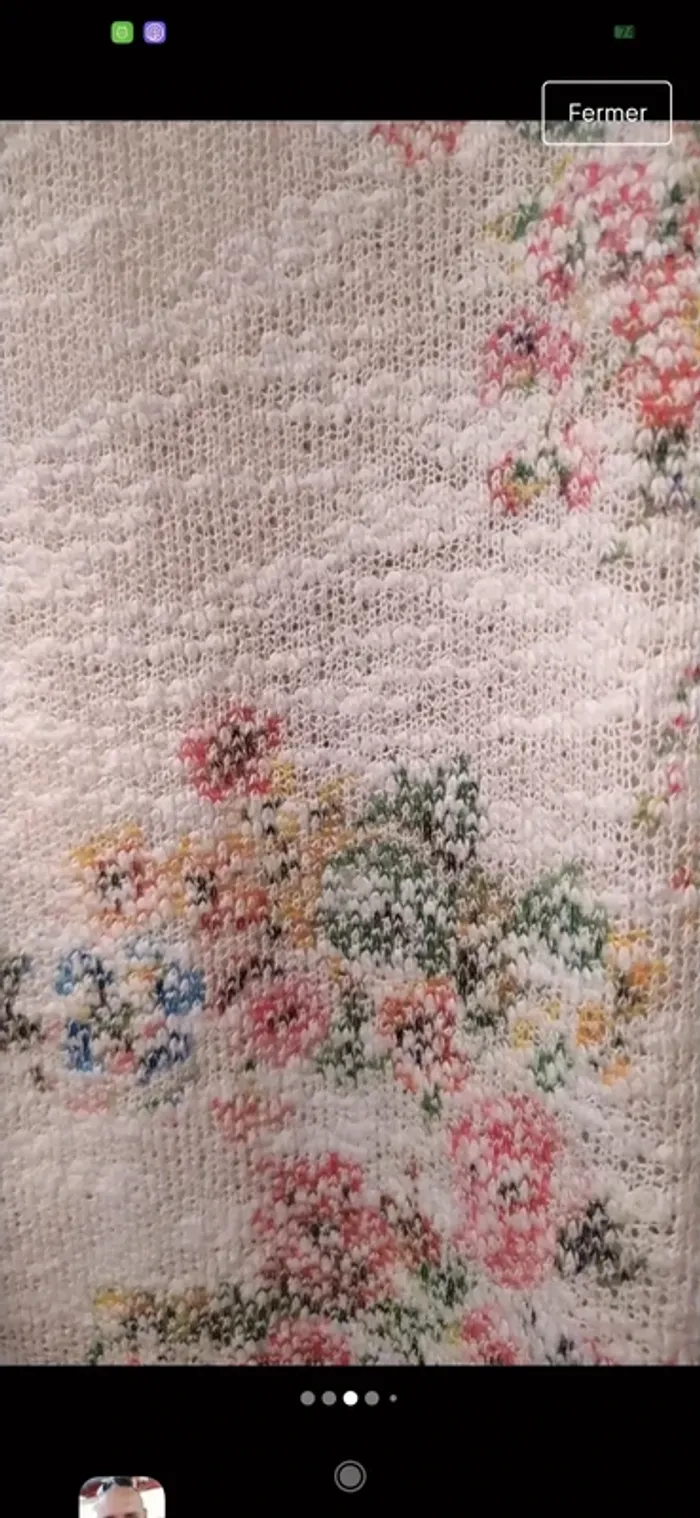 Pull S dentelle et fleurs 🌷 - photo numéro 3