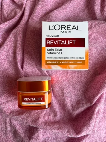 Crème soin éclat vitamine C revitalift Loreal Paris