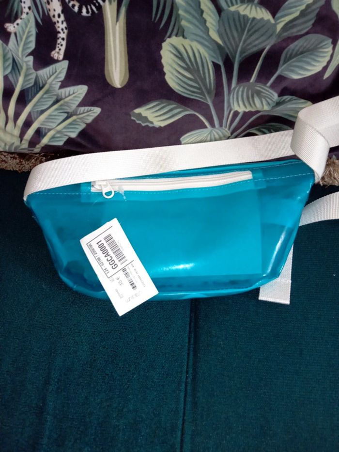 Sacoche plastique bleu neuve - photo numéro 6