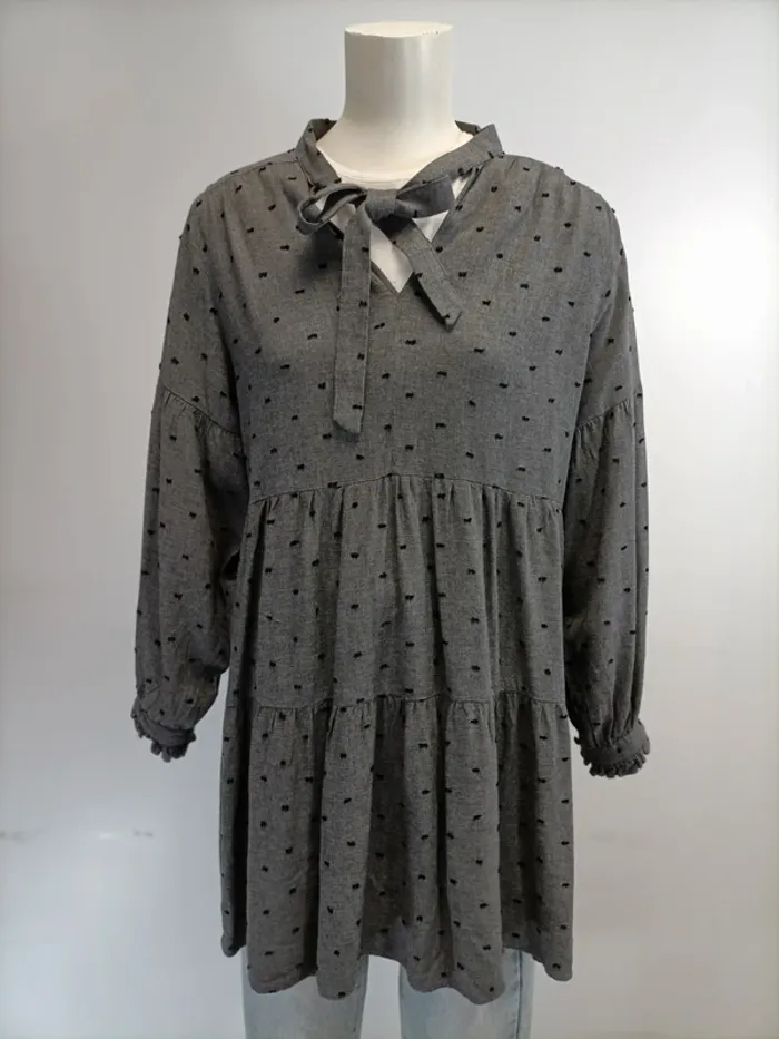 Robe Zara Grise pois noirs - taille S - volants - Noeud à l'avant col en V - Viscose A422