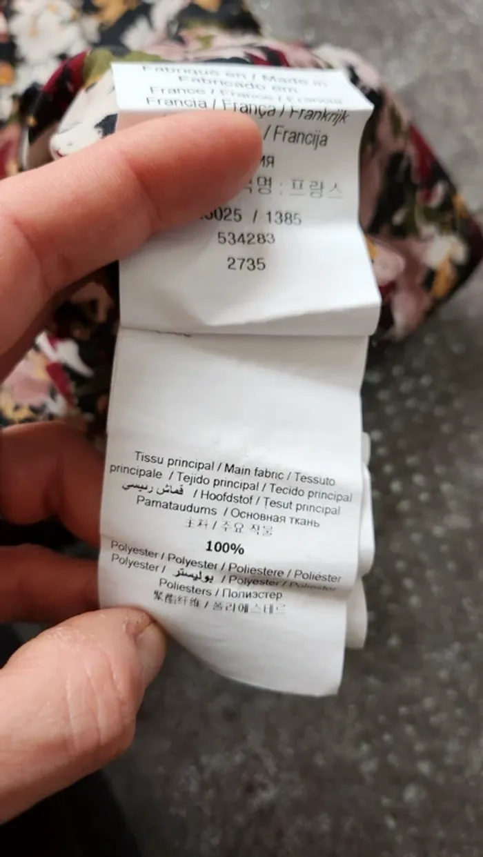 Cache cache robe 👗 fleuri taille 38
Excellent état très peu portée - photo numéro 7