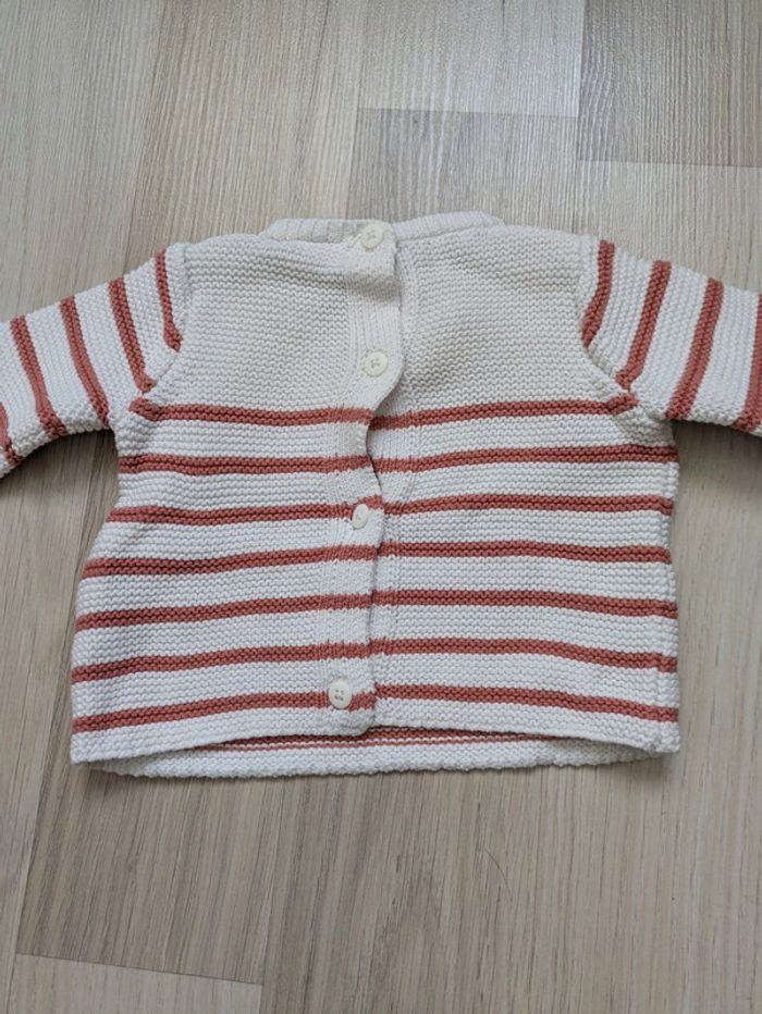 Pull fille un mois - photo numéro 4