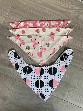 Lot de 4 bavoirs bébé