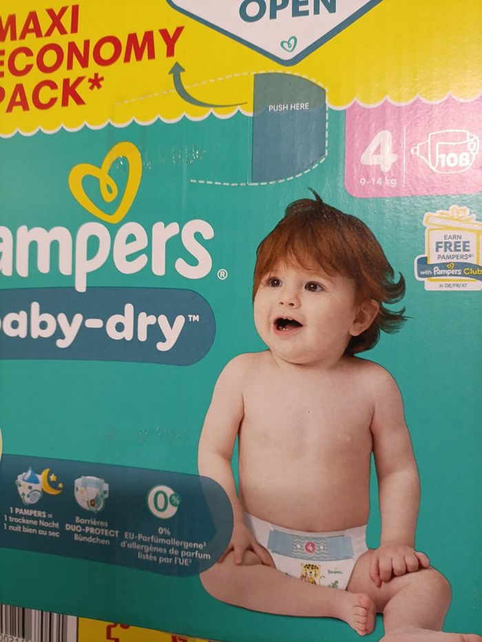 un carton de couche pampers baby dry taille 4
