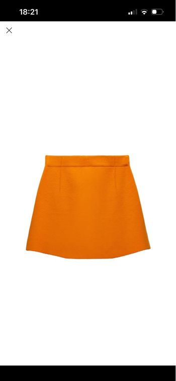 Jupe courte en maille orange taille S/36 zara