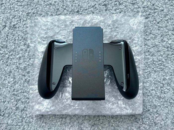 Console Nintendo Switch (2019) avec accessoires - photo numéro 7