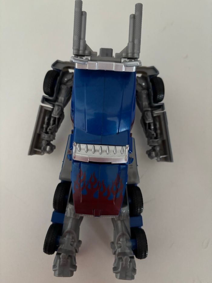 Jouet camion transformable en robot - photo numéro 7