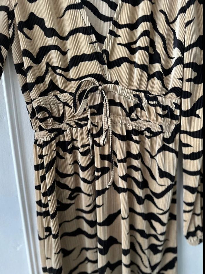 Robe courte manches longues imprimé zébré beige noir taille S ZARA - photo numéro 5