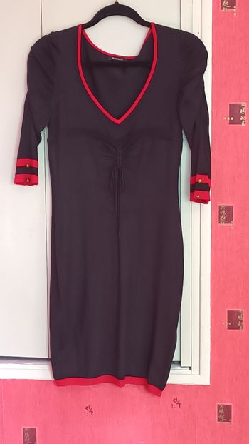 Robe pull  coute noir et rouge de marque Morgan