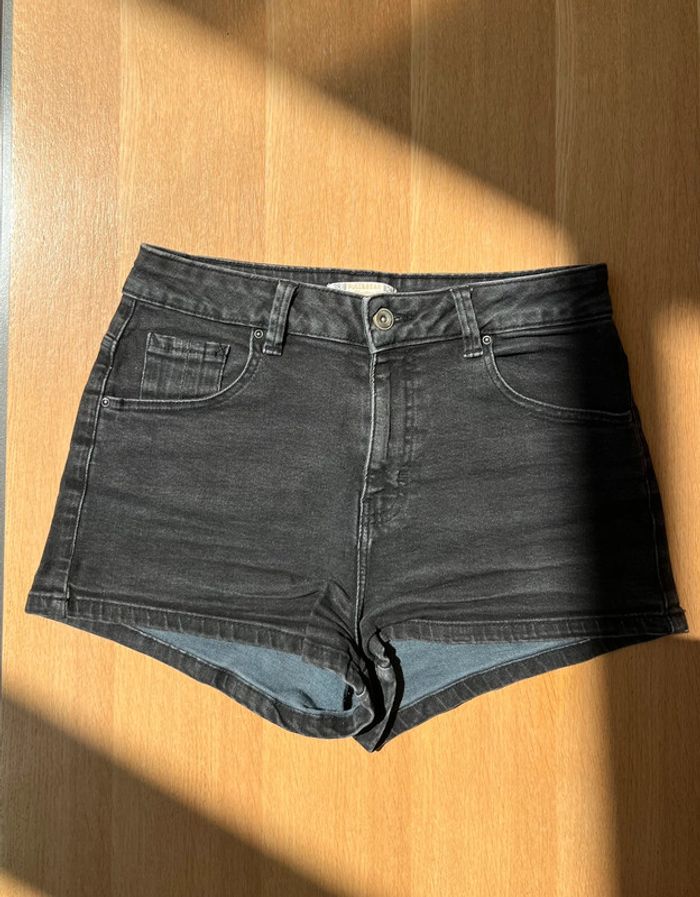 Short noir basique Pull & Bear - summer denim - photo numéro 4