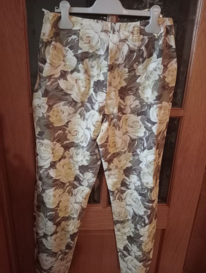 Pantalon fleuri  femme Gérard Darel. Taille 42 - photo numéro 6