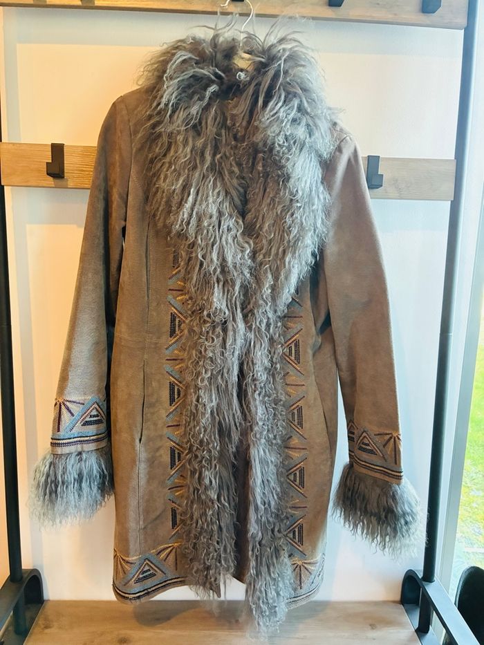 Superbe manteau fausse fourrure - photo numéro 3