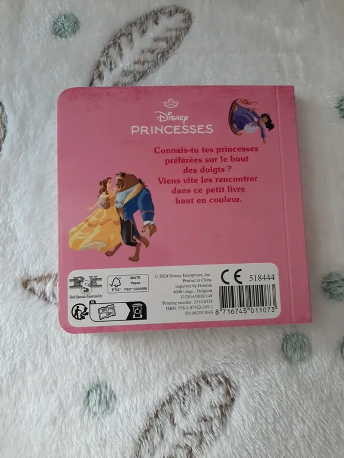 Livre disney mes princesses préférées neuf - photo numéro 6