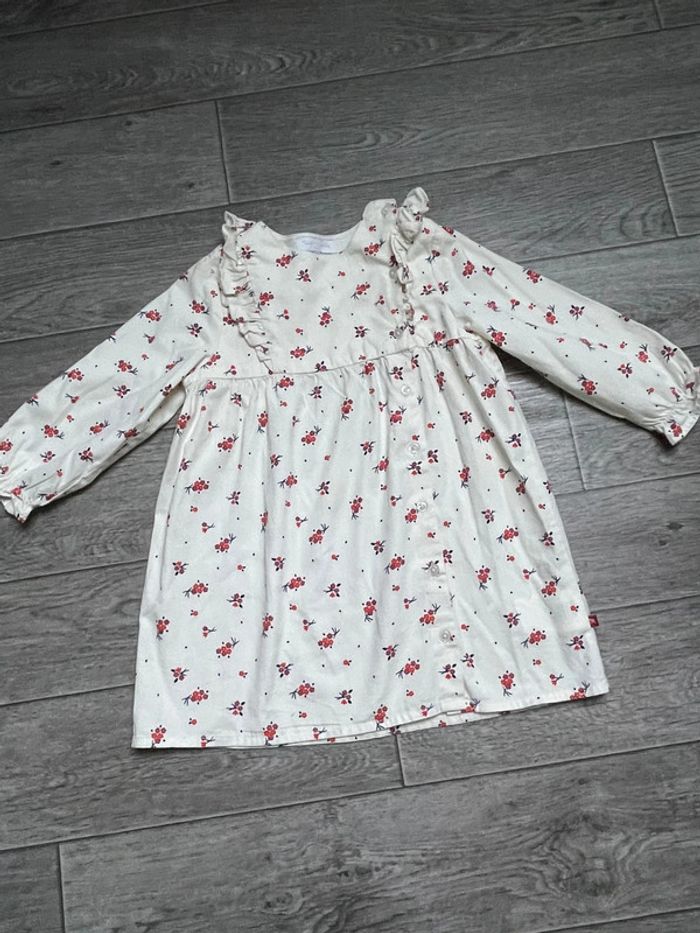 Robe à volants, crème et fleurs rouge Cadet Rousselle 3 ans