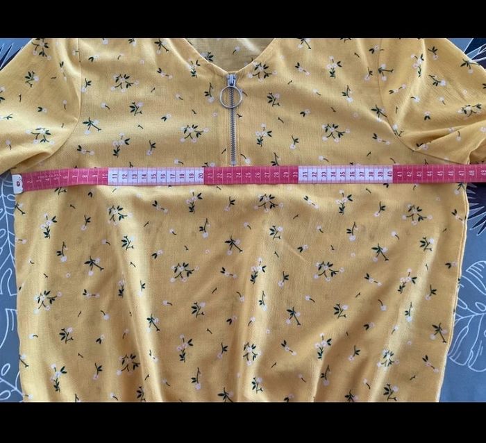 T-shirt jaune - photo numéro 7