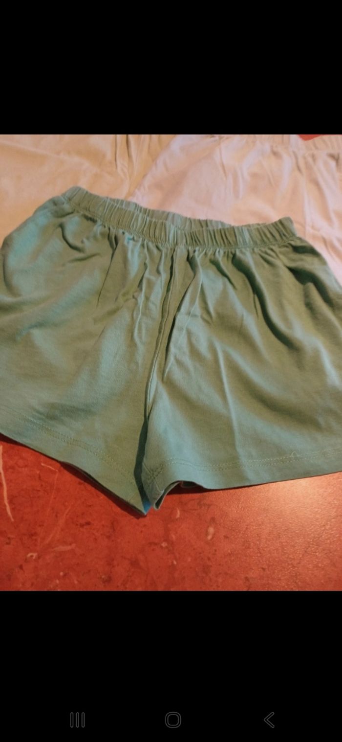 Lot de 3 shorts garçon taille 10 ans - photo numéro 2
