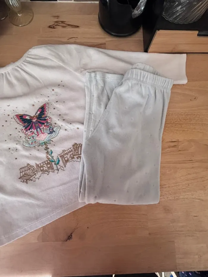 🤍 Pyjama en velour • Sergent Major • 5 ans - photo numéro 4