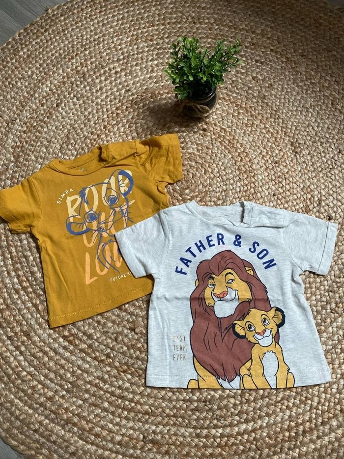 Lot 2 t-shirts Mc roi lion 9 mois