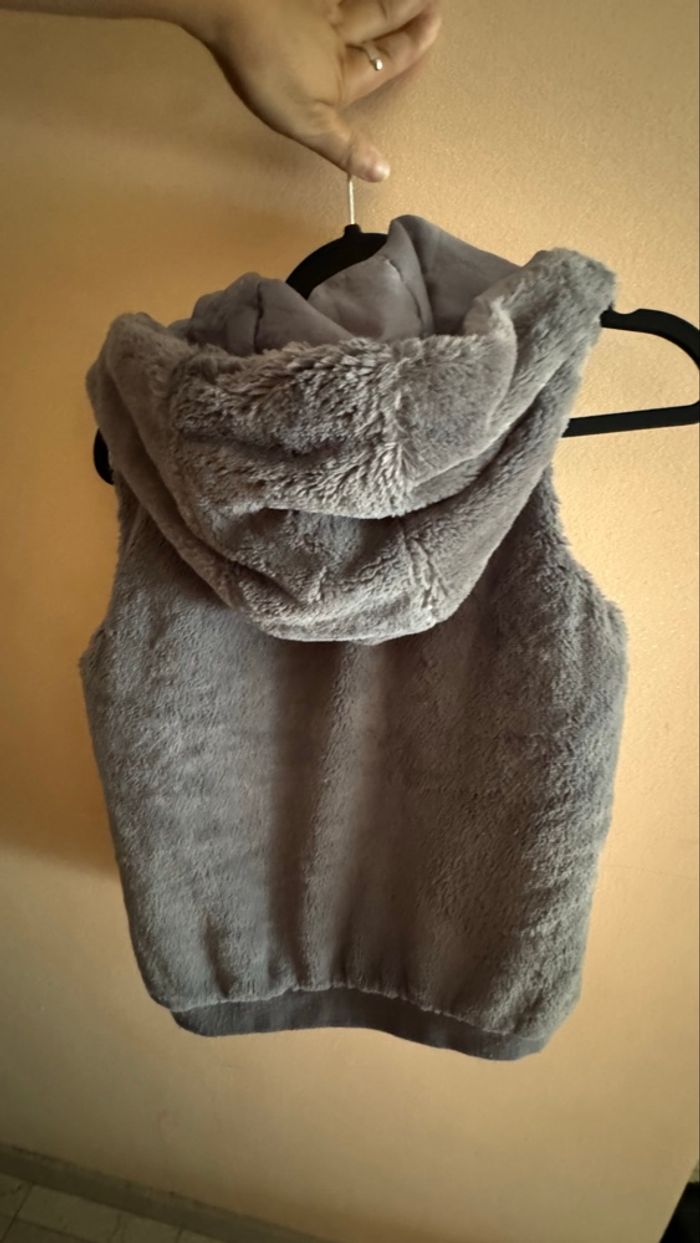 🩶 Gilet sans manches en fausse fourrure – Gee Jay Girls 🩶 - photo numéro 2