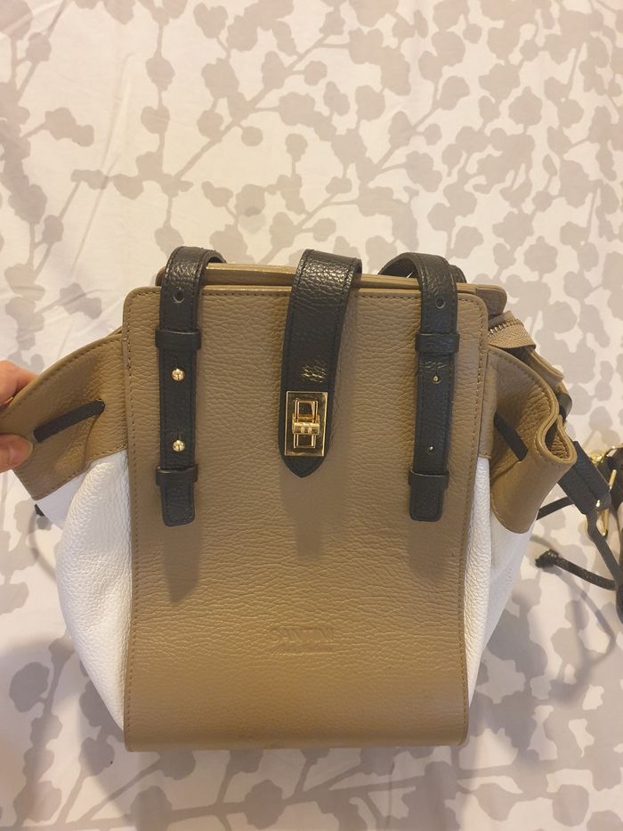 Sac neuf en cuir beige et blanc
