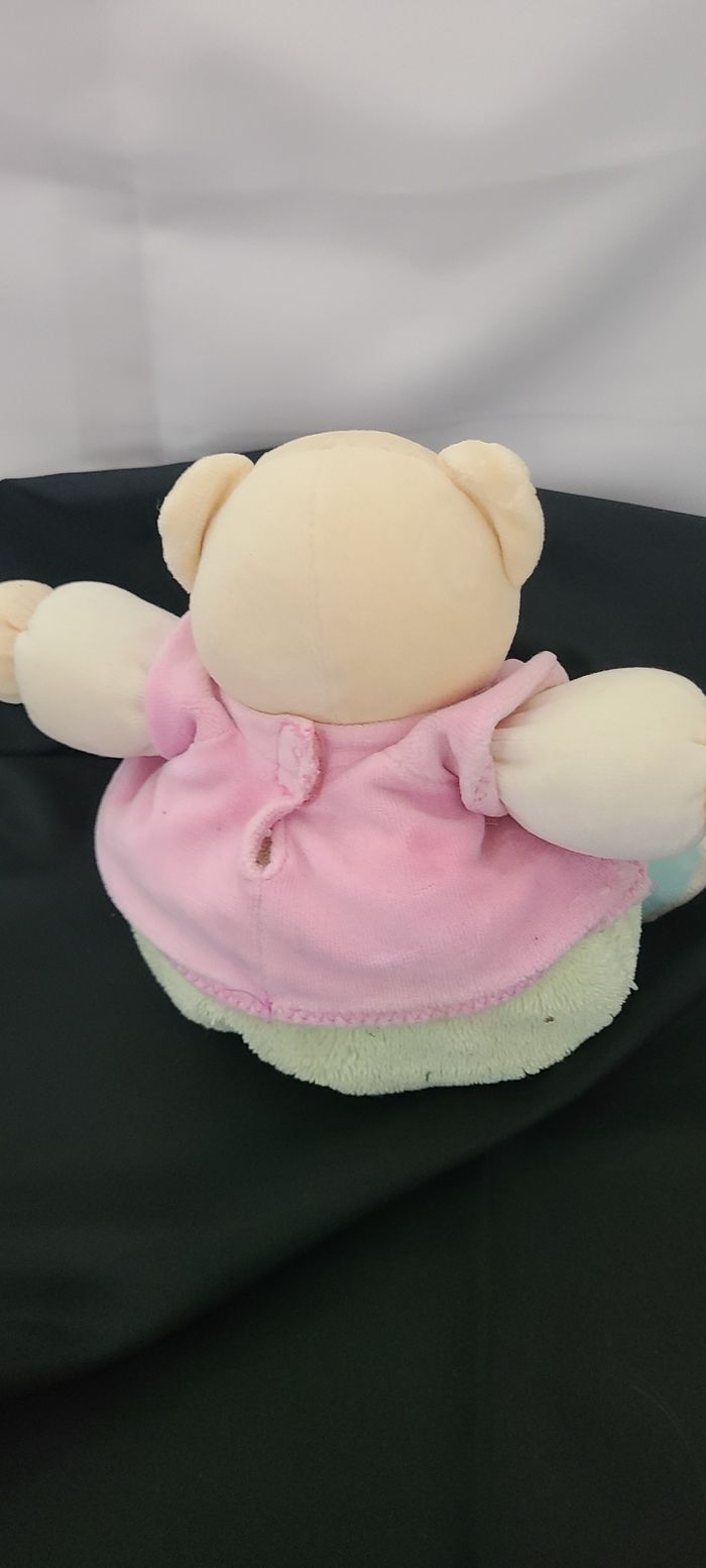 Doudou Ours Boule Rose et Vert Gilet K Kaloo - photo numéro 3