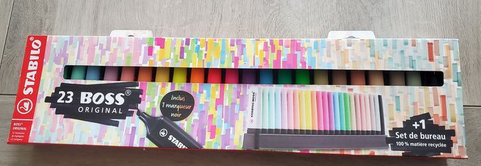 Surligneurs STABILO Boss.