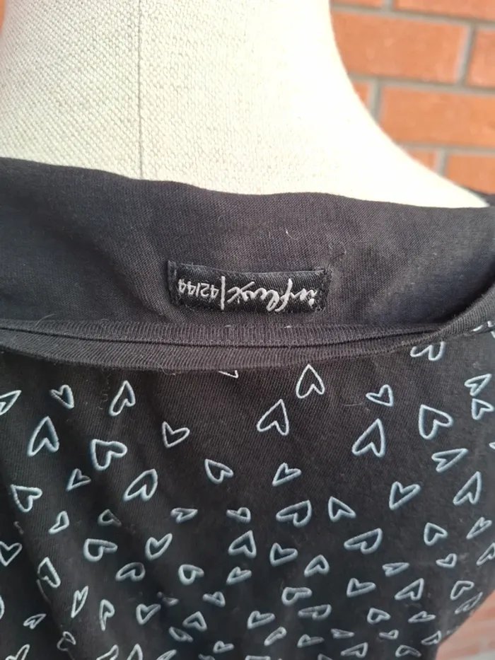 T-shirt a motif coeur T42-44 - photo numéro 4
