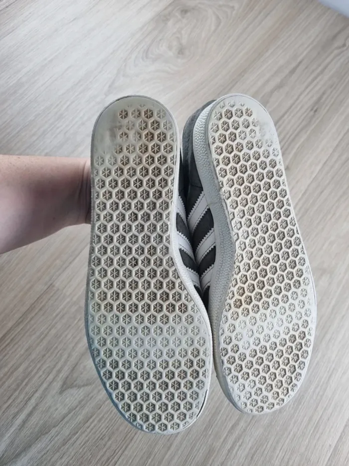 Basket Adidas Gazelle noir/gris Femme Taille 38 - photo numéro 5