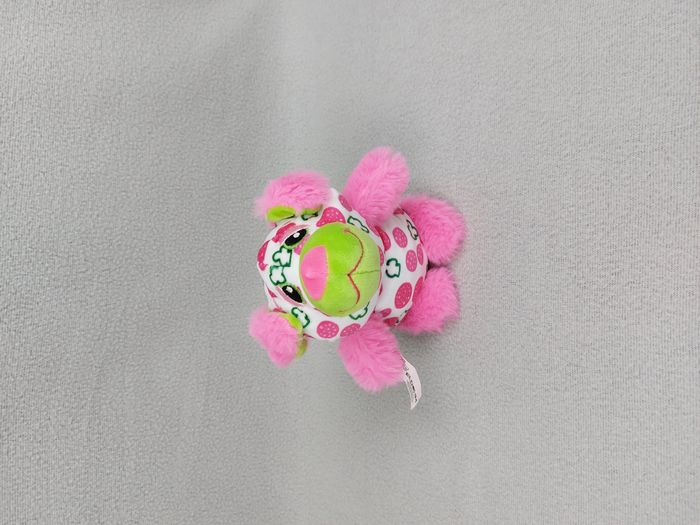 Peluche doudou chien rose blanc vert BASIC FUN 2020 fourrure rose trèfle pizza - photo numéro 3