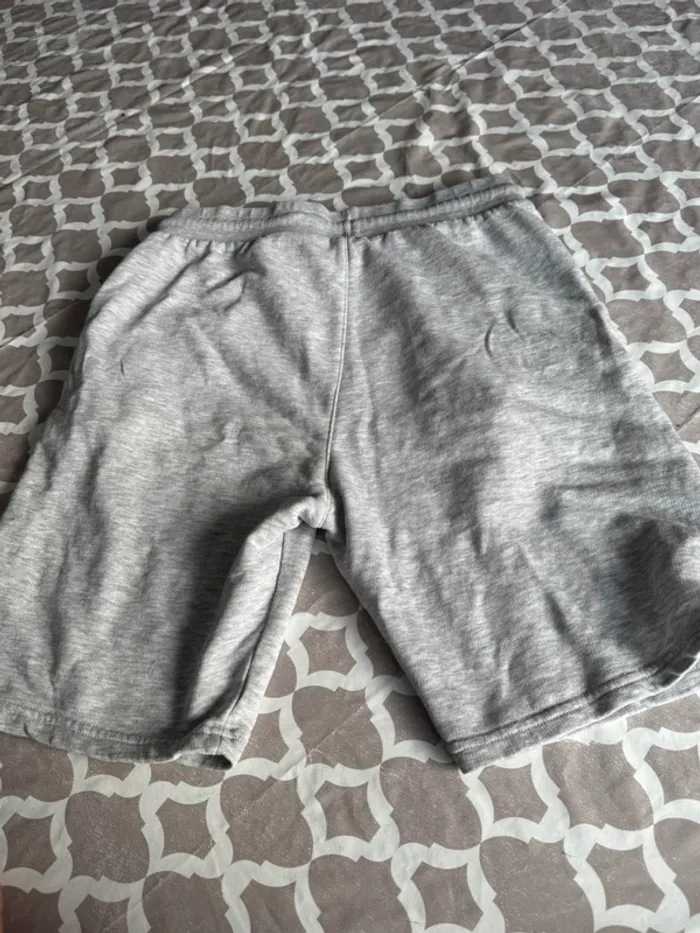 Lot trois shorts hm 12/13 ans - photo numéro 2