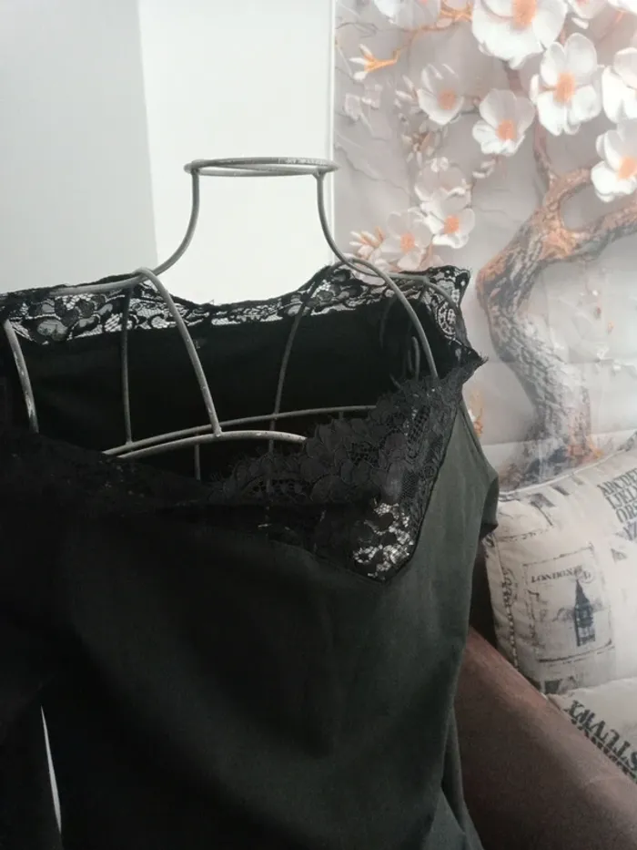 Robe noir dentelle - photo numéro 4
