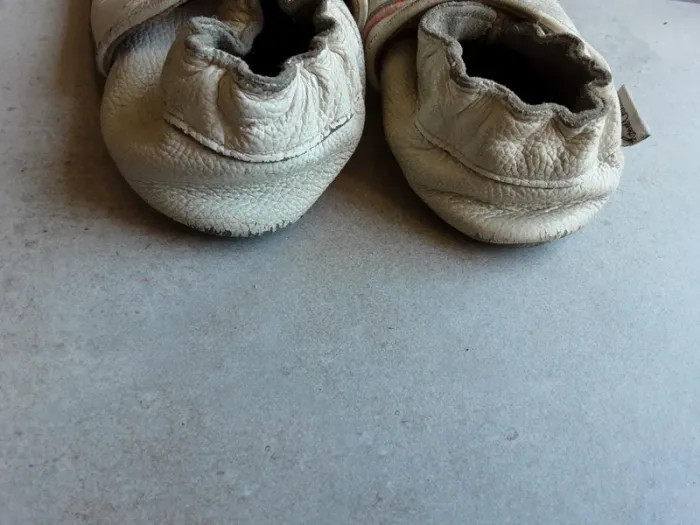 Chaussons cuir arc-en-ciel T. 18-24 mois (~P. 22-24) - photo numéro 4