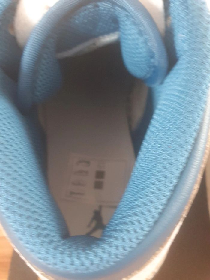Nike Air Jordan 1 (37.5) - photo numéro 8