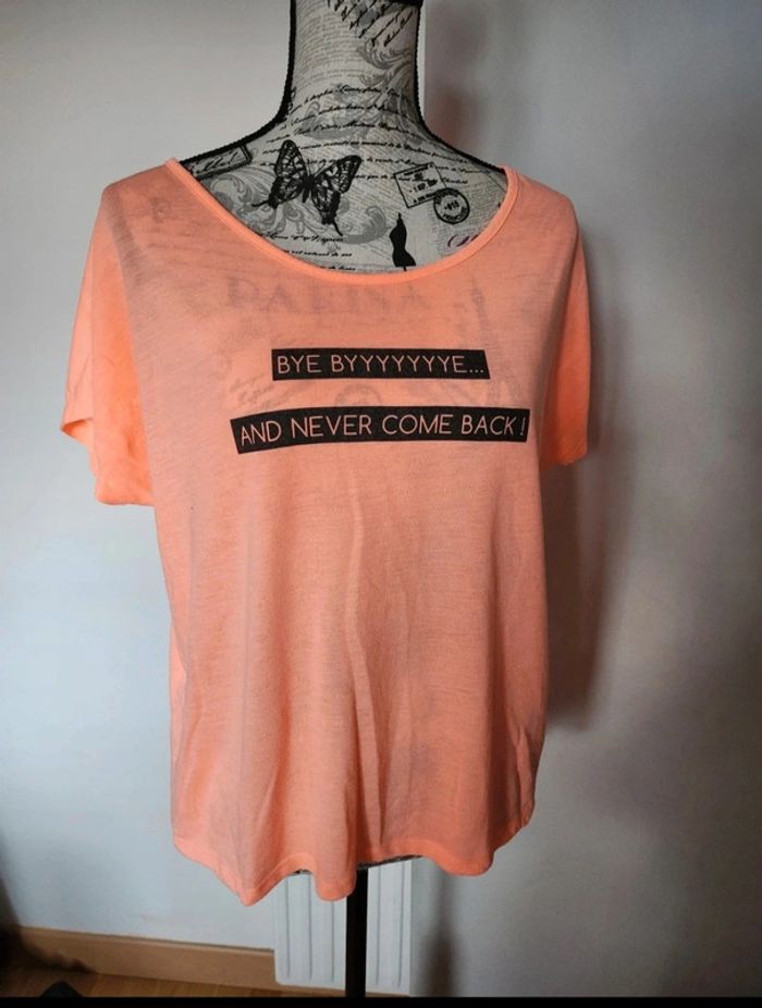 Ravissant Tee Shirt original de couleur Corail de marque Gemo et de taille 42