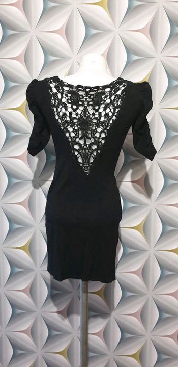 Petite robe noir dentelle dos
