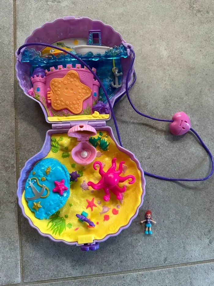 Poly pocket