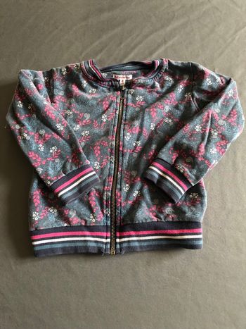 Vend gilet U Essentiel taille 4 ans