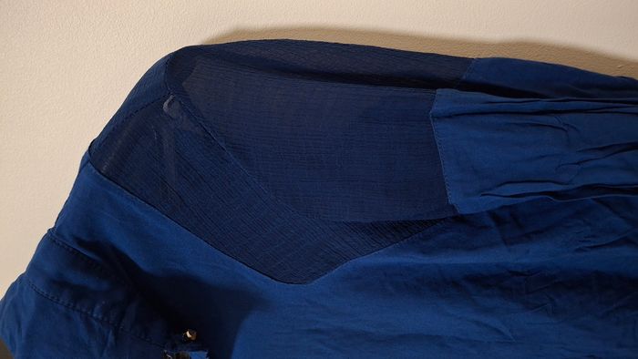 Blouse, chemise bleue 5 boutons, semi-transparente, taille S, Bershka - photo numéro 2
