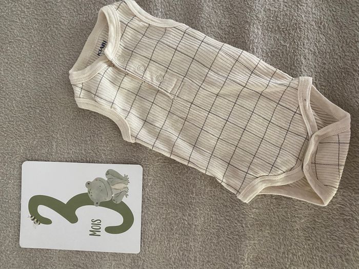 Lot de 3 bodies légers Kiabi – Taille 3 mois - photo numéro 5