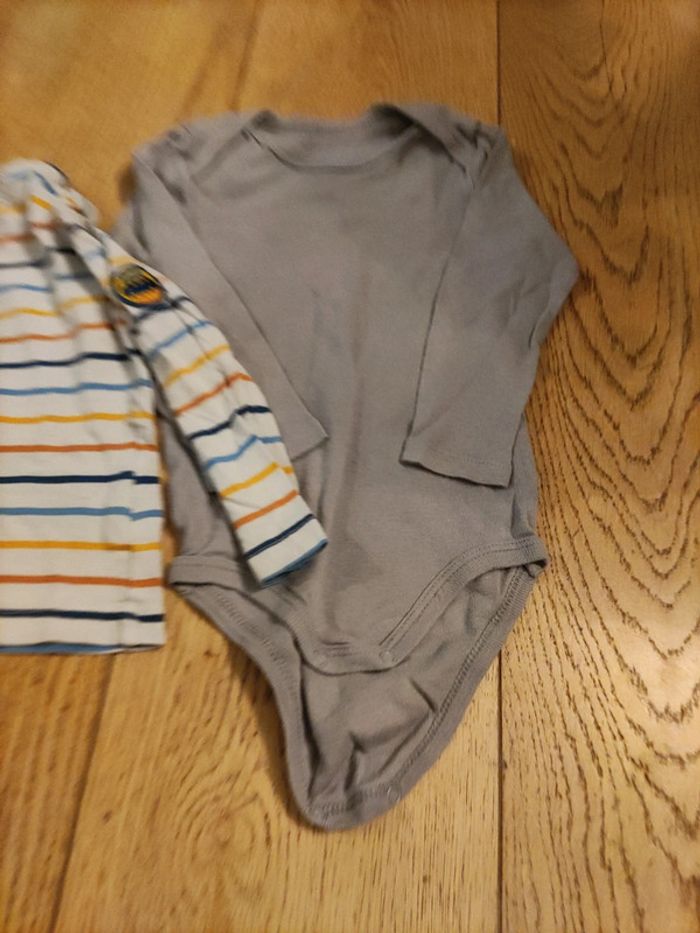 Lot vêtements 18 mois - photo numéro 3