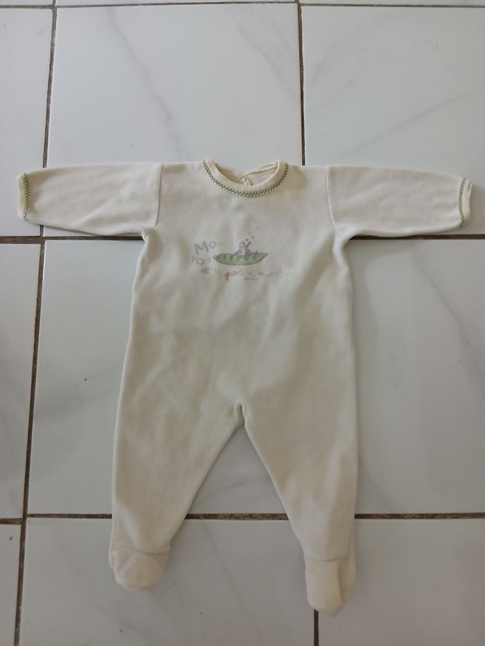 Pyjama 1 piece gsrcon d hiver taille 6 mois marque petit  bateau tres bonne etat