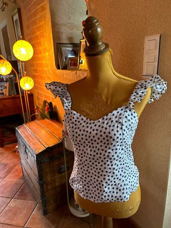 H&M top avec bretelles à volant neuf toujours avec l étiquette taille s