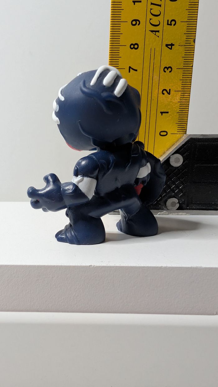 [Funko] Figurine Mystery mini's Venomized Captain America 1/6 - photo numéro 2